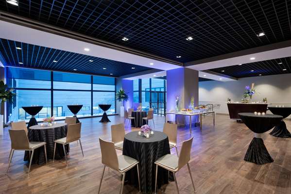  - Hyatt Regency Hotel Schaumburg