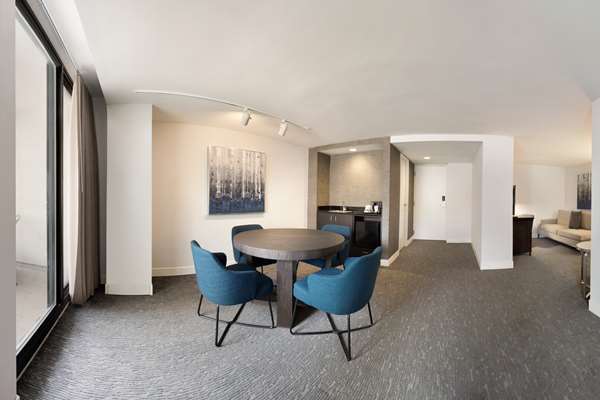 Suite - Hyatt Regency Hotel Schaumburg