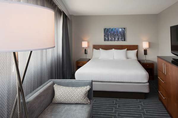  - Hyatt Regency Hotel Downtown Cincinnati - I-75, Exit 1C