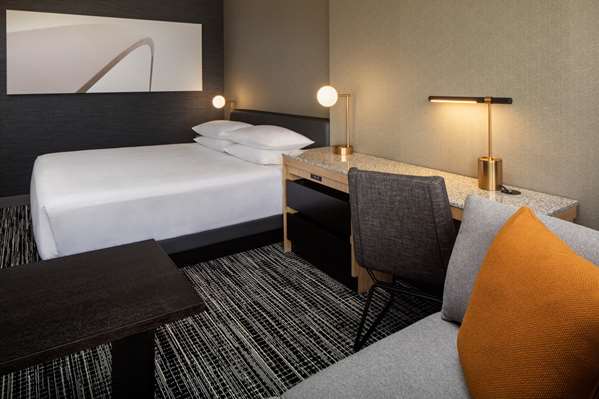  - Hyatt Regency Hotel Downtown Columbus - I-670, Exit 4