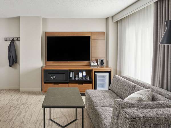  - Hyatt Regency Hotel Deerfield - I-94, Exit 24