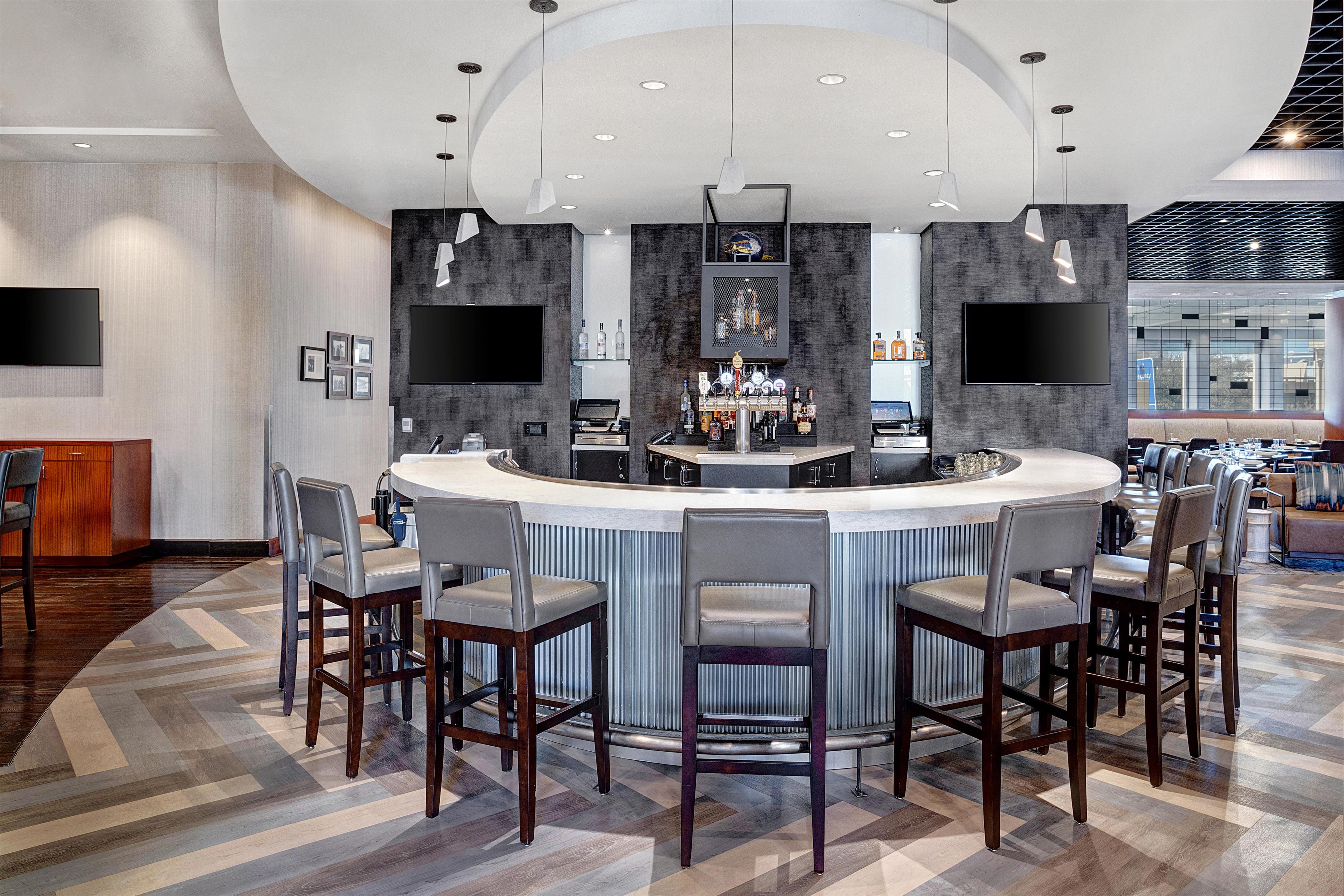 Bar Lounge | Hyatt Regency DFW International Airport