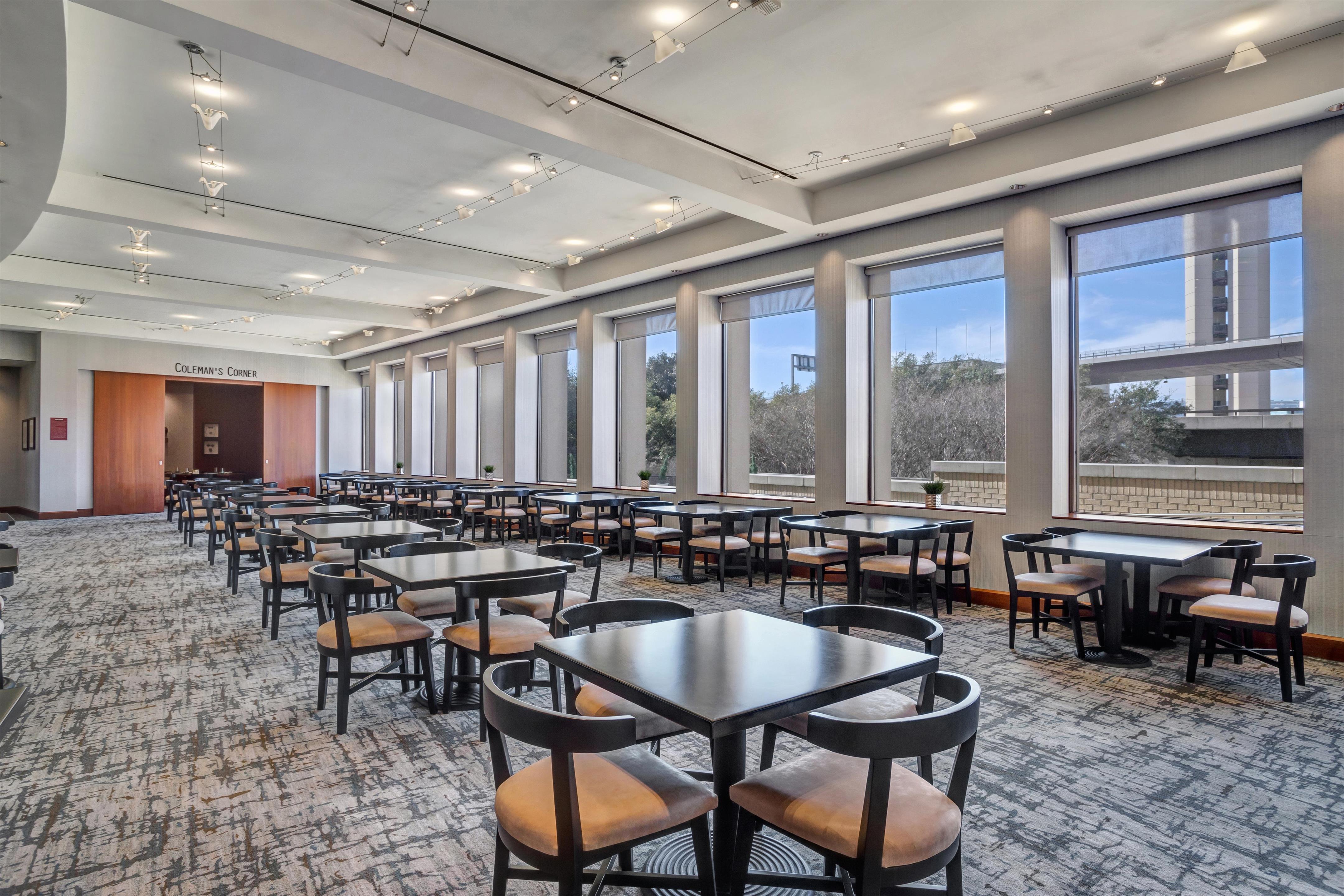 Restaurant | Hyatt Regency DFW International Airport