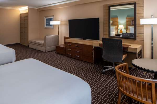  - Hyatt Regency Hotel Old Greenwich - I-95, Exit 5