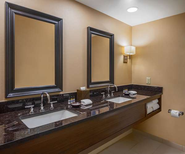  - Hyatt Regency Hotel Old Greenwich - I-95, Exit 5