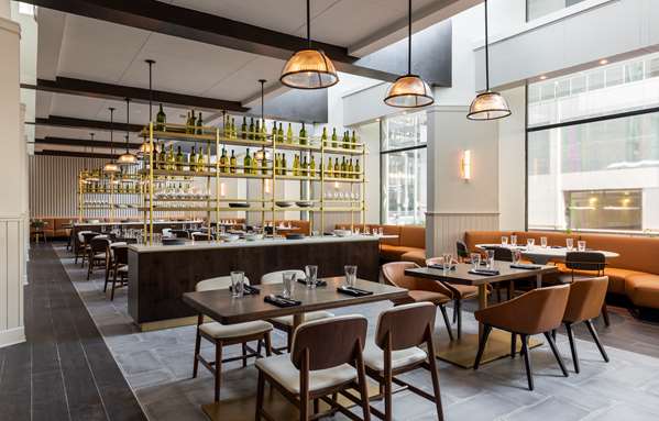 Restaurant - Hyatt Regency Hotel Houston - I-45, Exits 47A & 47D