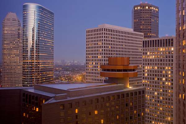 Exterior view - Hyatt Regency Hotel Houston - I-45, Exits 47A & 47D