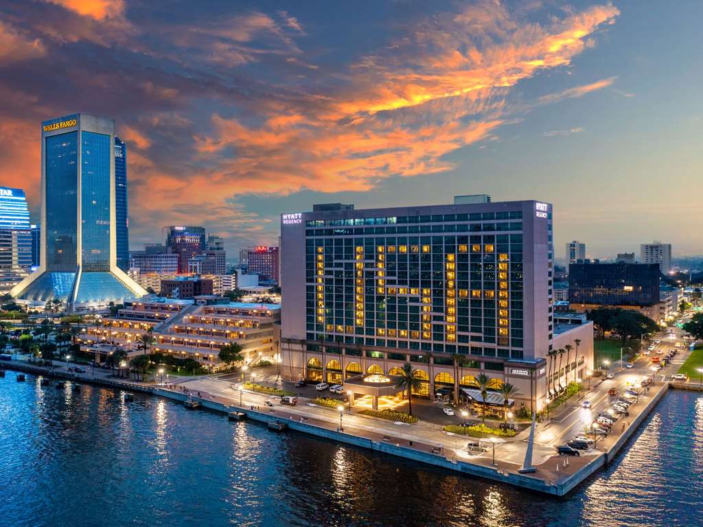 HYATT REGENCY JACKSONVILLE - Photo 24
