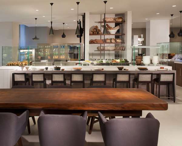 Restaurant - Hyatt Regency Hotel Los Angeles International Airport