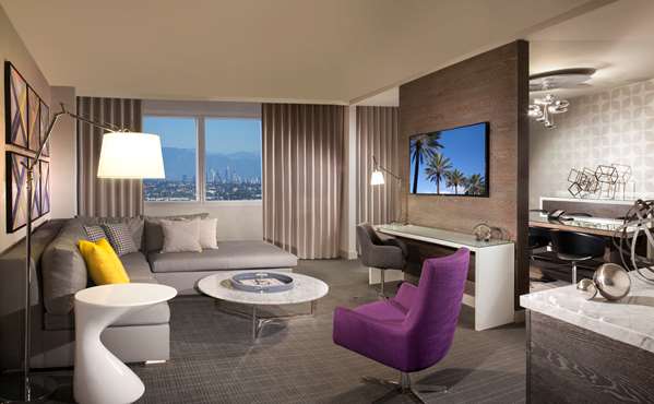 Suite - Hyatt Regency Hotel Los Angeles International Airport