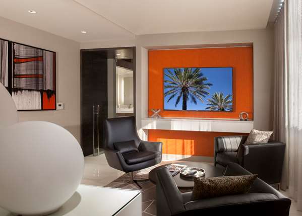 Suite - Hyatt Regency Hotel Los Angeles International Airport