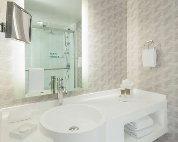  - Hyatt Regency Hotel Los Angeles International Airport