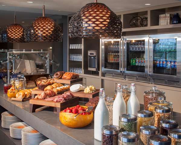  - Hyatt Regency Hotel Los Angeles International Airport