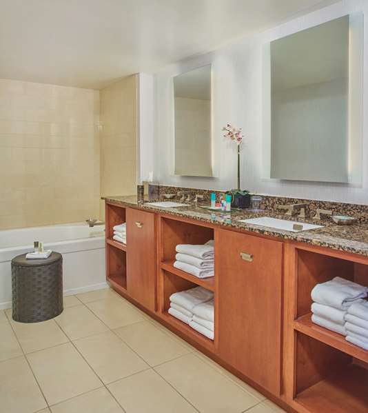 Suite - Hyatt Regency Hotel Lexington