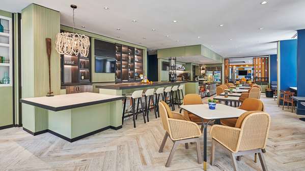 Bar - Hyatt Centric Pike Hotel Long Beach