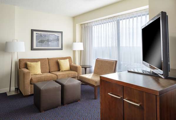  - Hyatt Regency Hotel Lisle