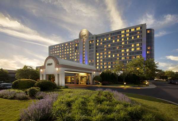 Exterior view - Hyatt Regency Hotel Lisle