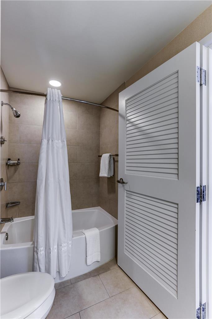 HYATT REGENCY ORLANDO - Photo 33