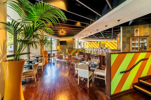 Bar - Hyatt Regency Hotel Miami - I-95, Exit 2A & 2C