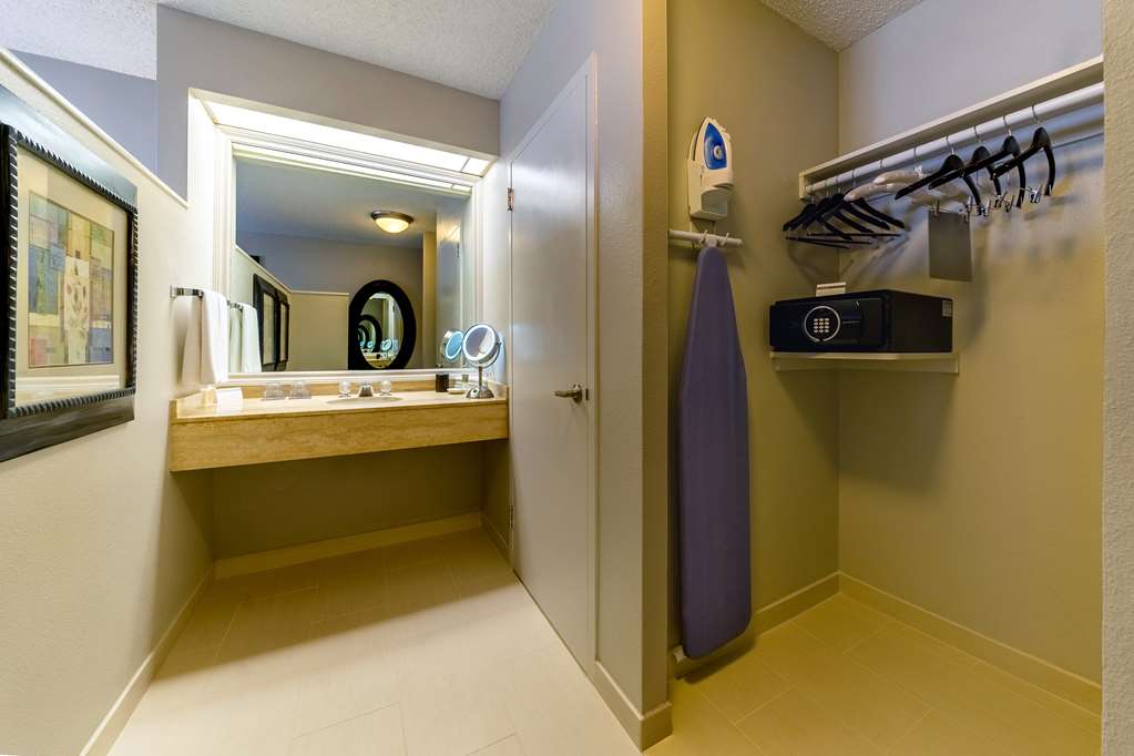 HYATT REGENCY MIAMI - Photo 23