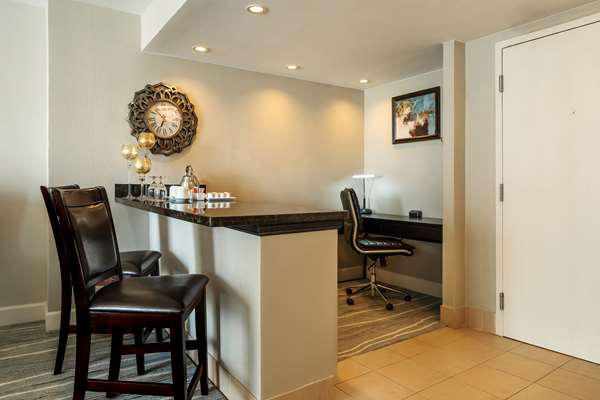 Suite - Hyatt Regency Hotel Miami - I-95, Exit 2A & 2C