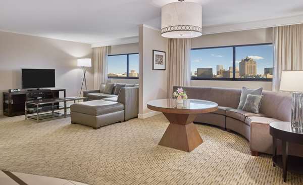 Suite - Hyatt Regency Hotel Milwaukee - I-43, Exit 72A & 72E