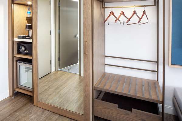  - Hyatt Regency Hotel Headquarters Plaza Morristown