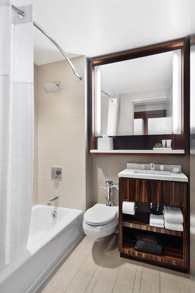  - Grand Hyatt Hotel New York