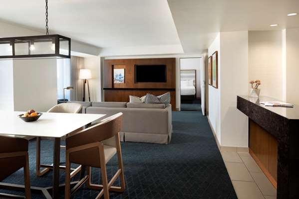 Suite - Grand Hyatt Hotel San Antonio