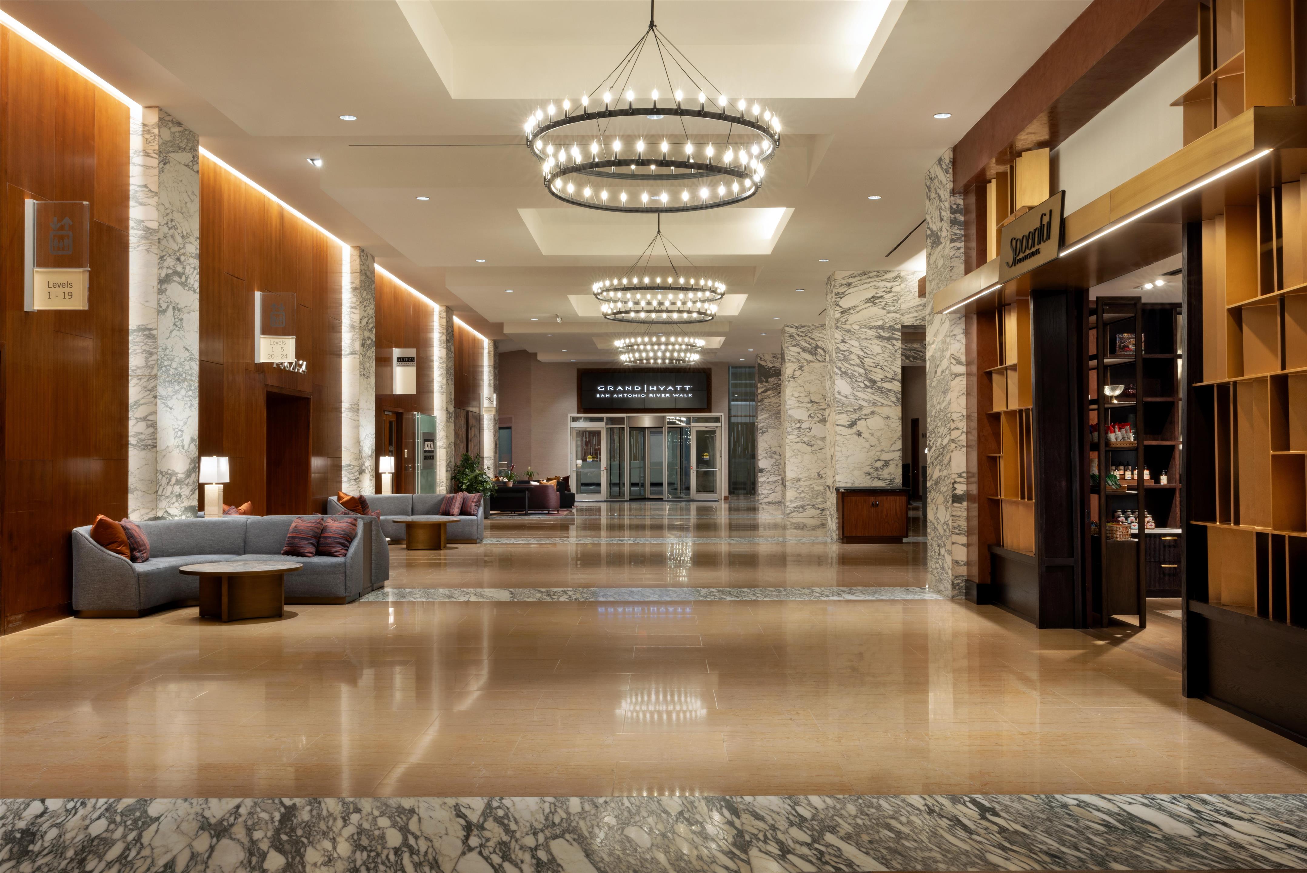 Lobby | Grand Hyatt San Antonio River Walk