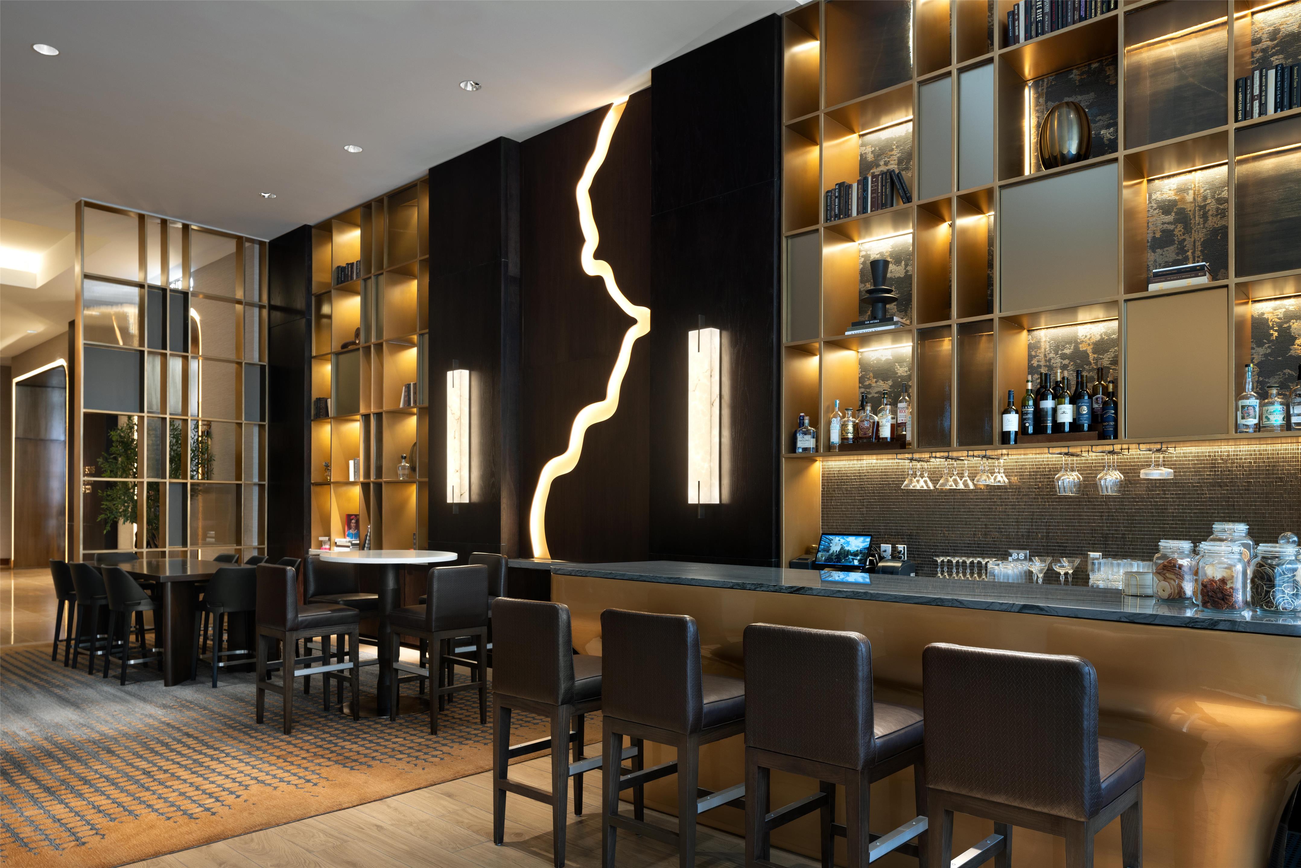 Restaurant | Grand Hyatt San Antonio River Walk