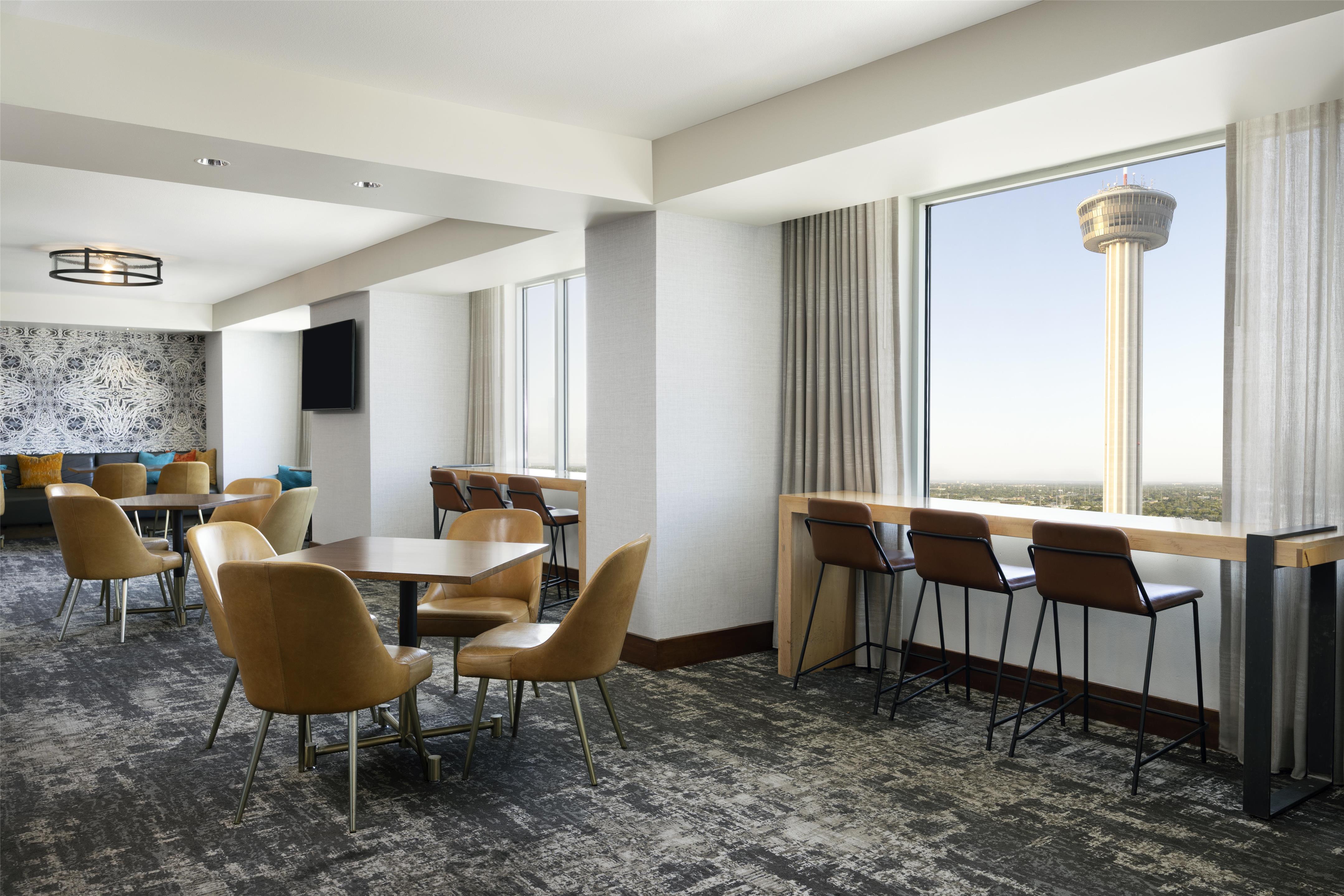 Bar Lounge | Grand Hyatt San Antonio River Walk