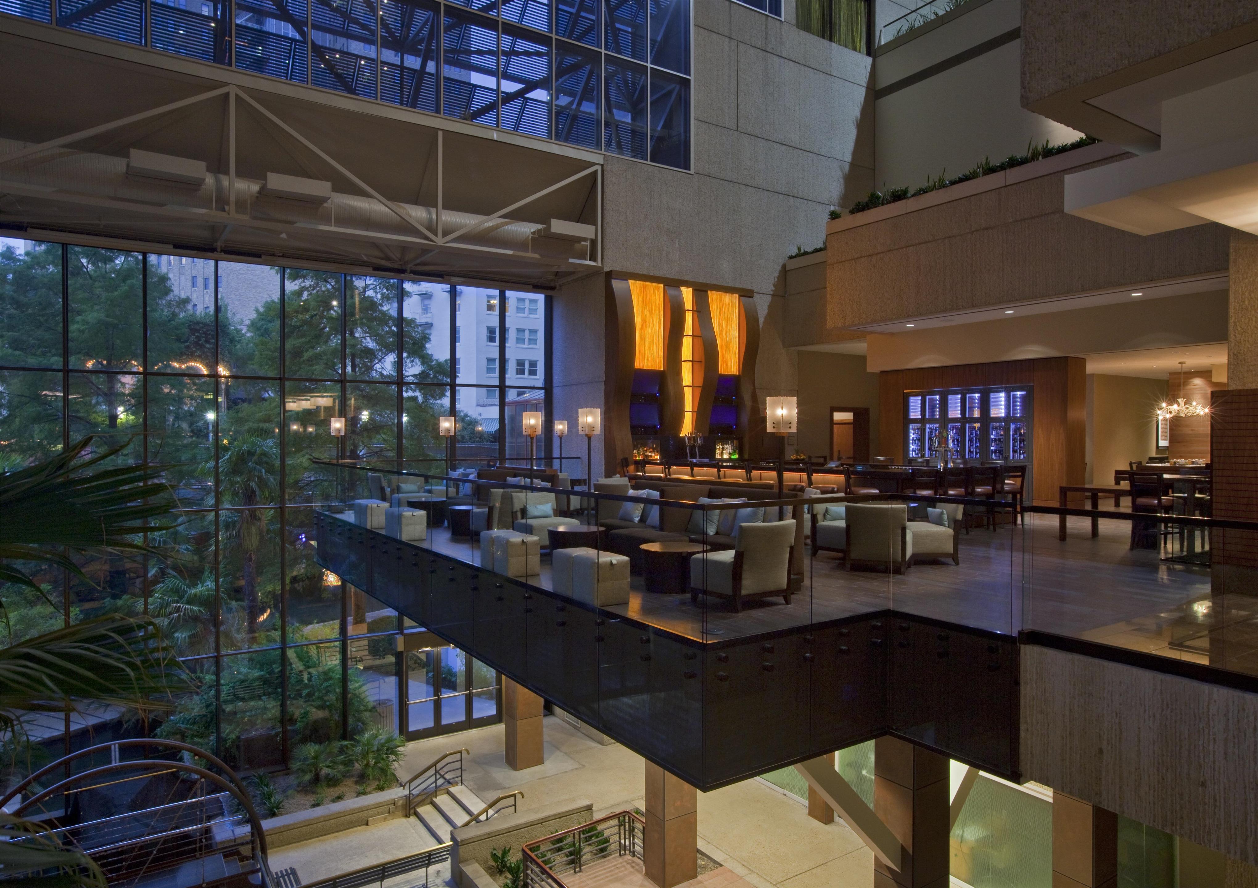 Bar Lounge | Hyatt Regency San Antonio Riverwalk
