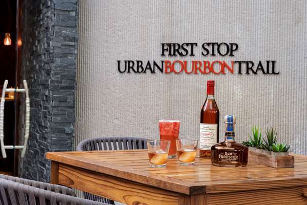 Bar - Hyatt Regency Hotel Louisville - I-65, Exit 136C