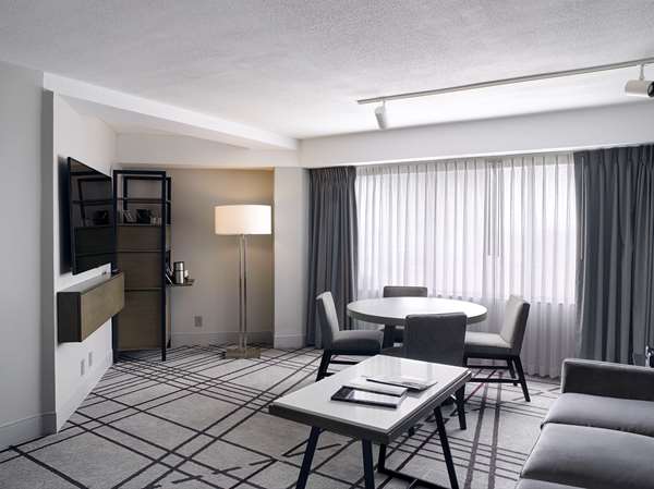 Suite - Hyatt Regency Hotel Louisville - I-65, Exit 136C