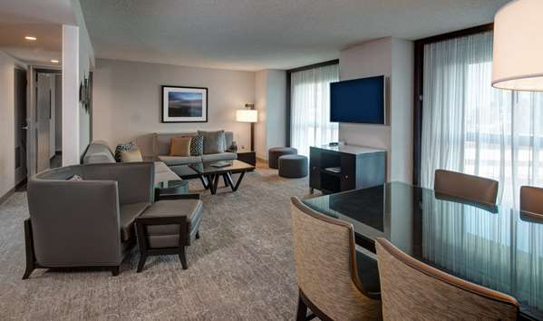 Suite - Hyatt Regency Airport Hotel Burlingame