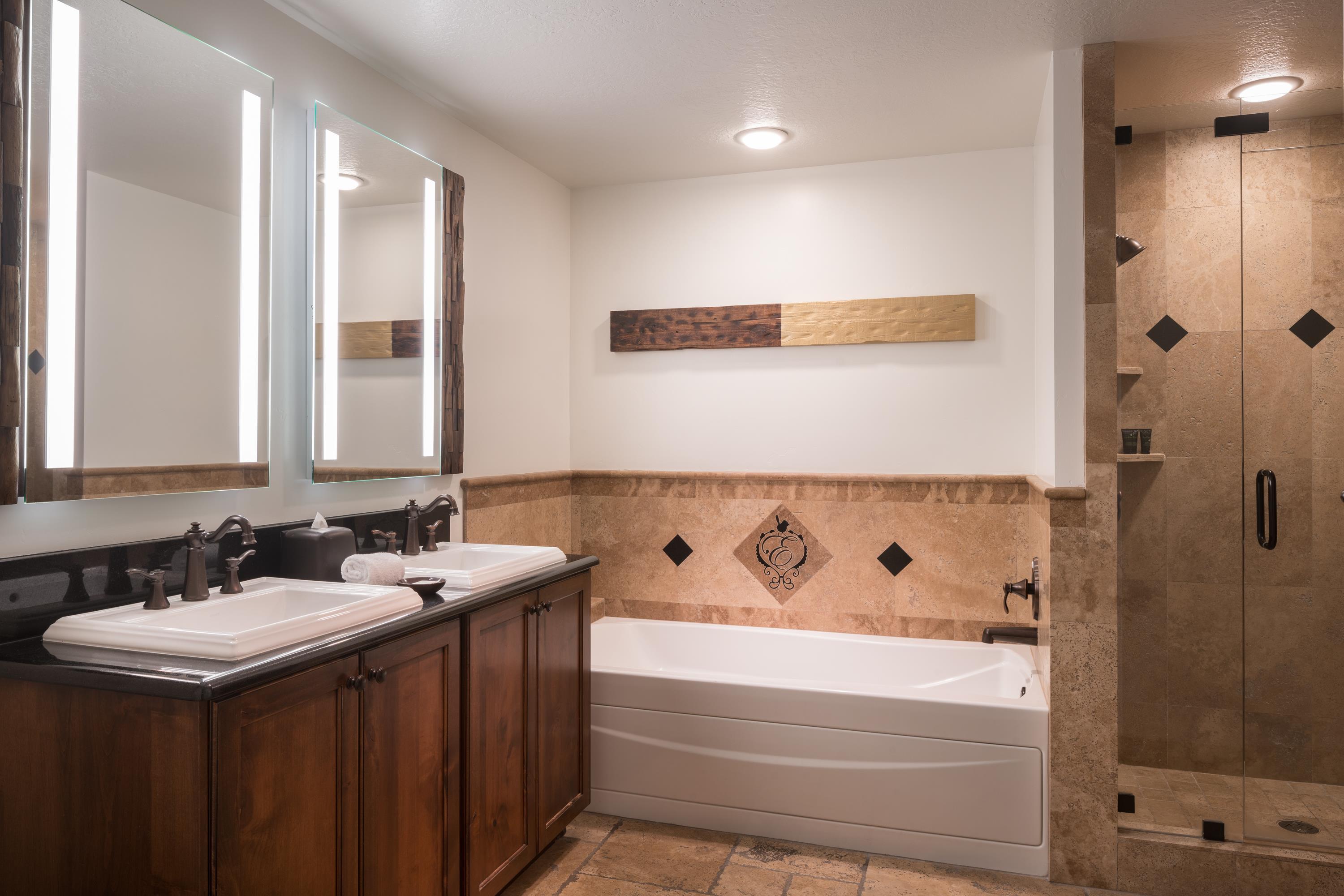Two Bedroom Residence 1 King 1 Queen