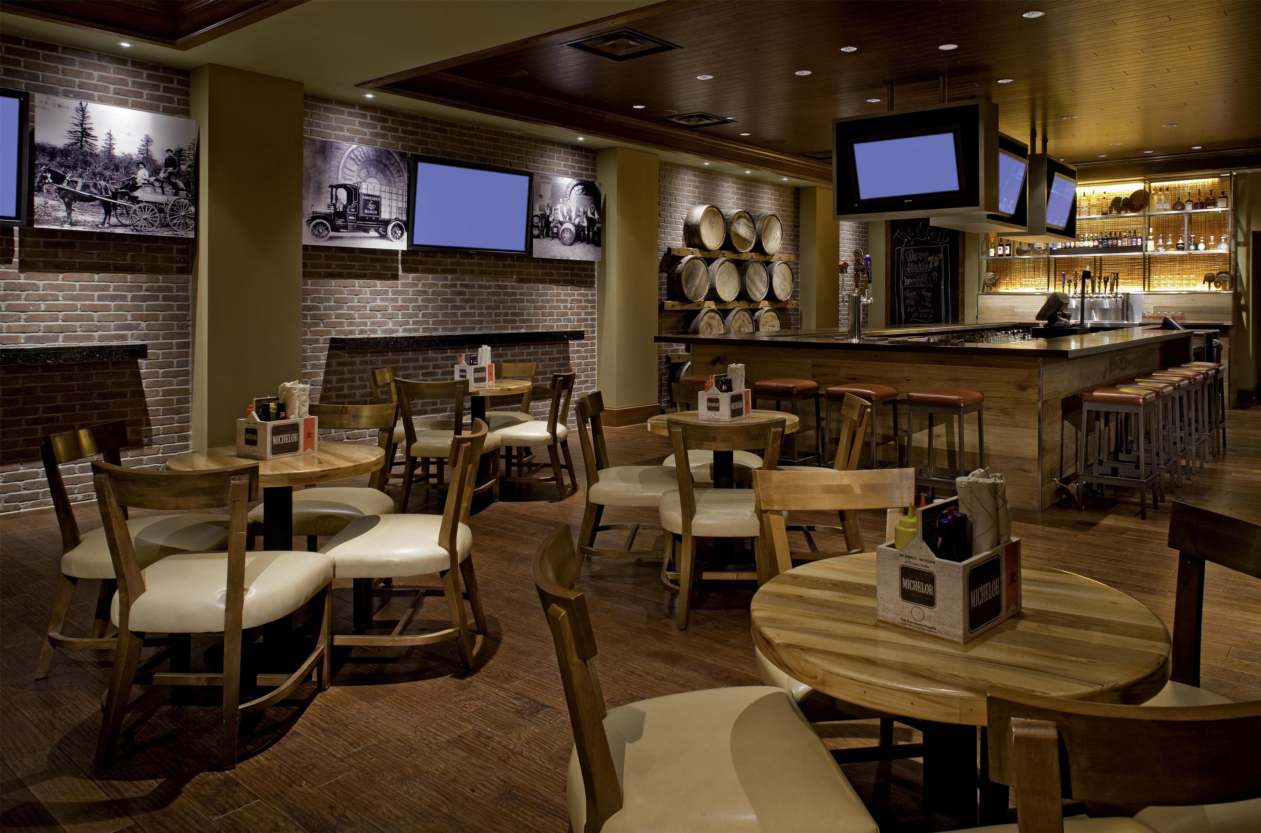Restaurant | Hyatt Regency St. Louis at The Arch