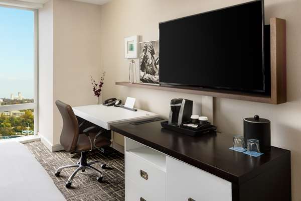  - Hyatt Centric Hotel Arlington - I-66, Exit 73