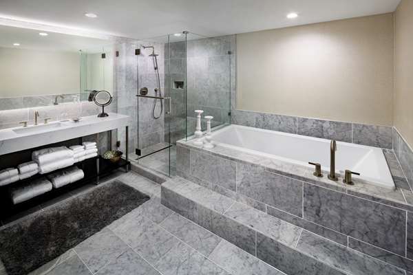 Suite - Hyatt Regency Hotel Wichita