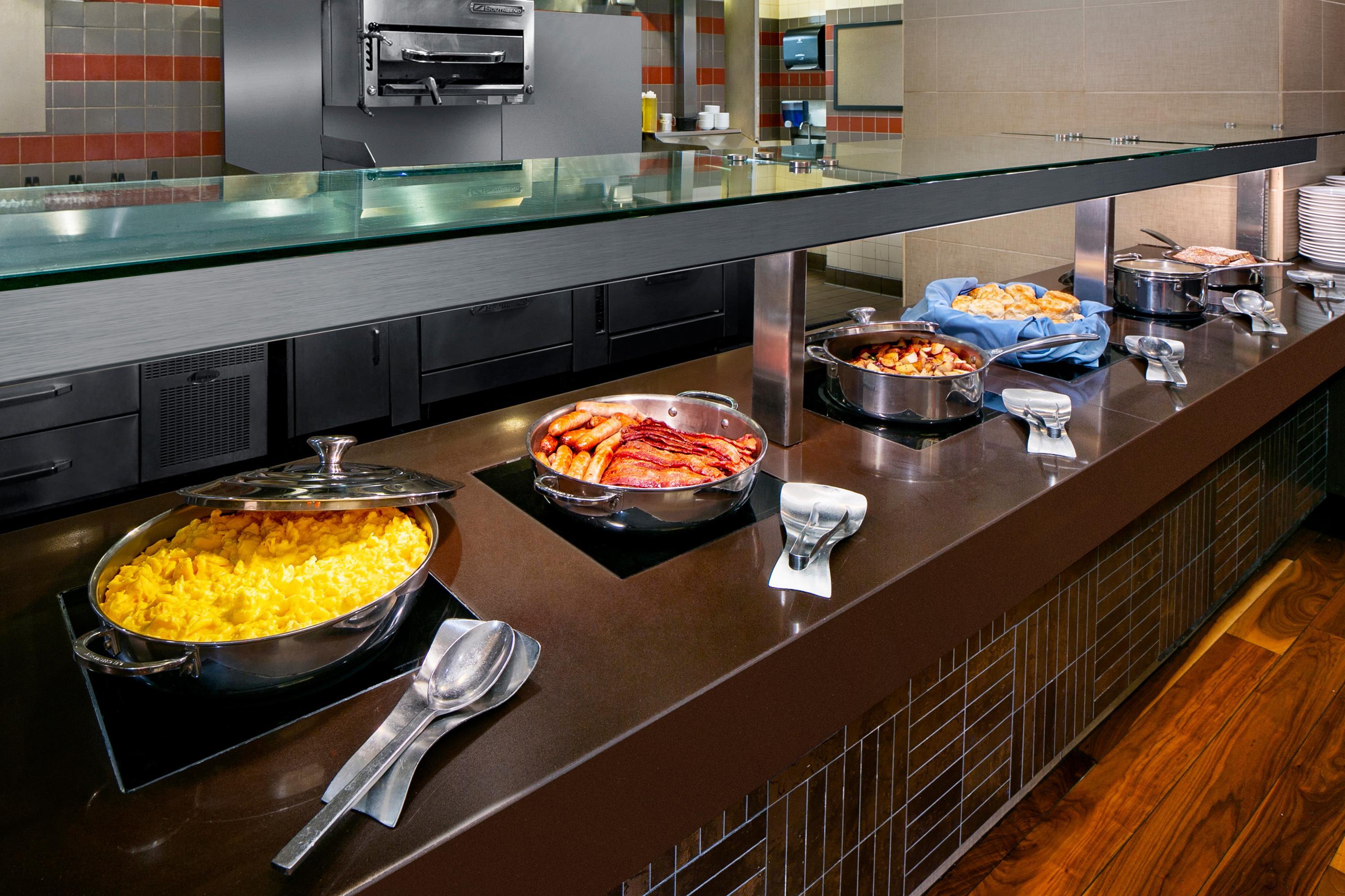 Breakfast Area | Hyatt Regency Wichita
