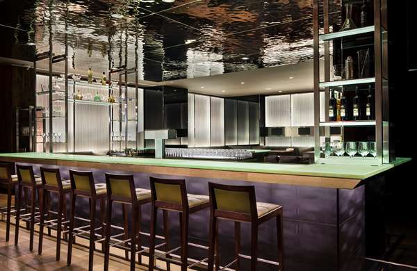 Bar - Hyatt Regency Hotel Vancouver