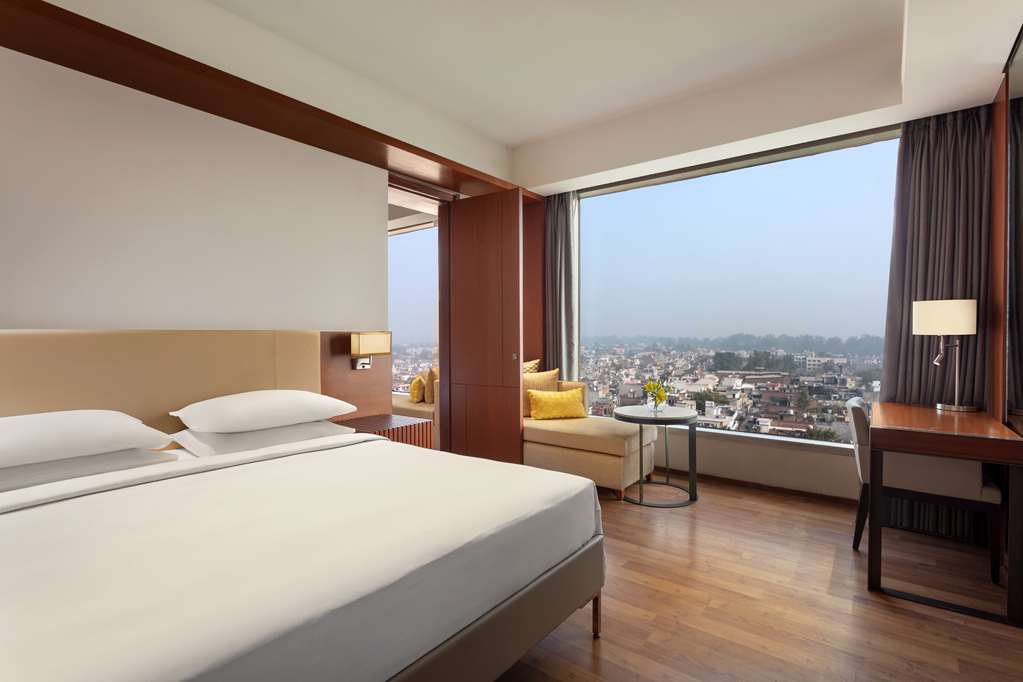 HYATT REGENCY AMRITSAR HOTEL & SPA-guestroom-Guest Room,Suite,On-Site.jpg