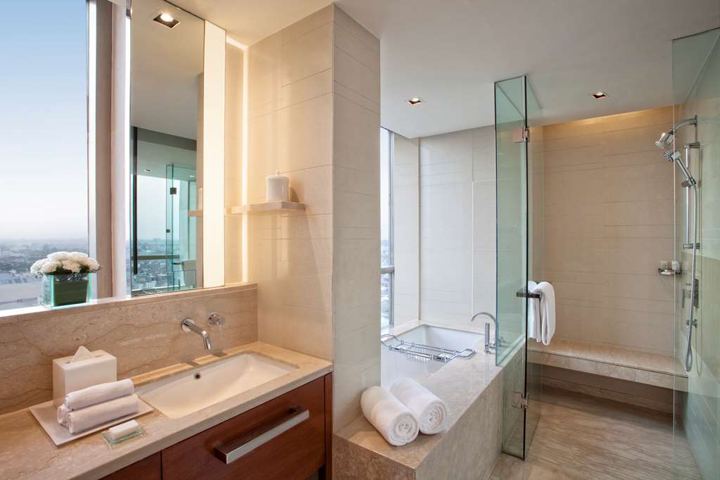 HYATT REGENCY AMRITSAR HOTEL & SPA-guestroom-Guest Room,Bathroom,On-Site.jpg