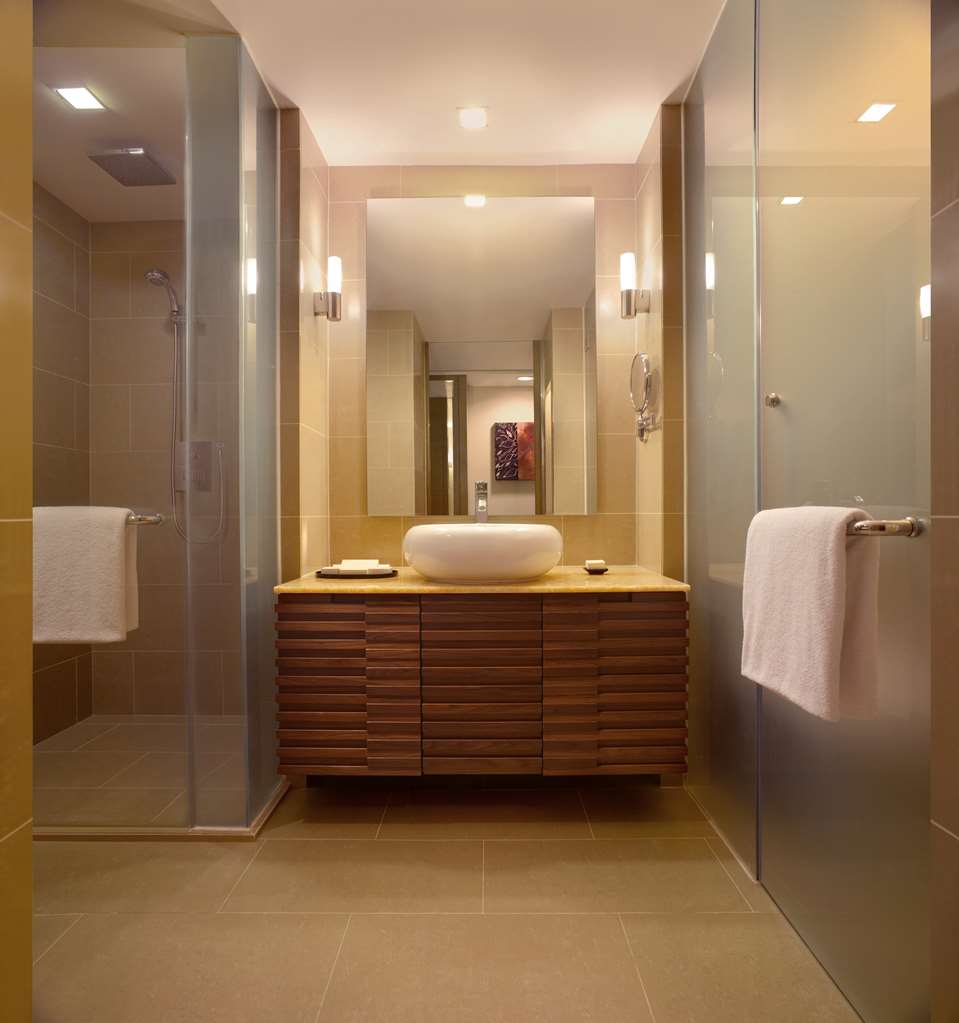 HYATT REGENCY KINABALU-guestroom-Guest Room,Bathroom,On-Site.jpg