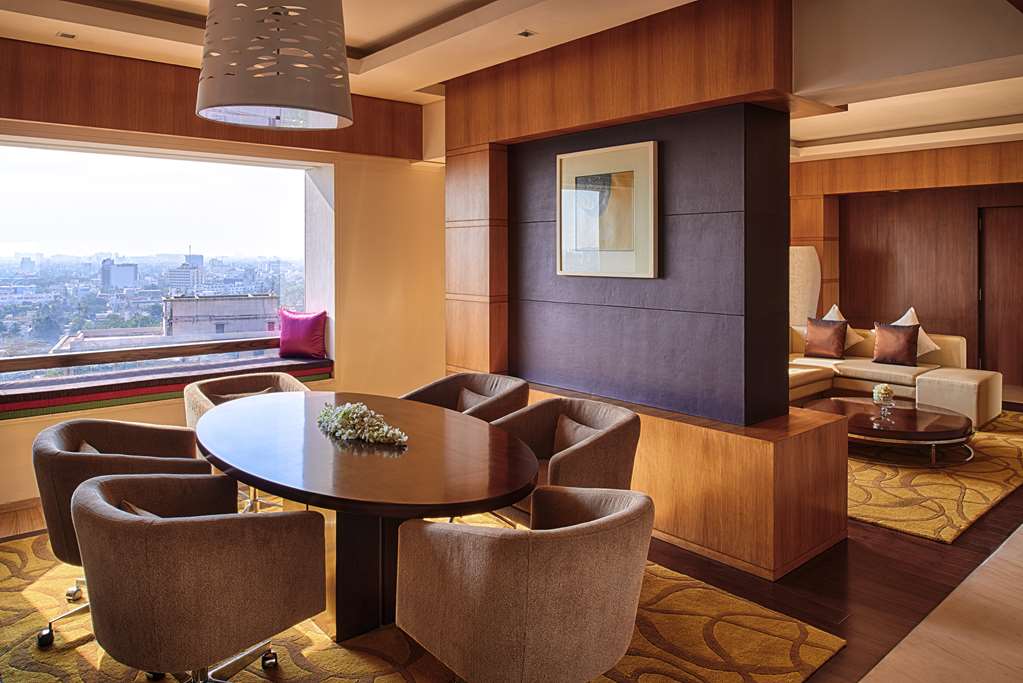 HYATT REGENCY CHENNAI-guestroom-Guest Room,Suite,On-Site.jpg
