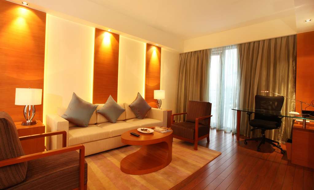 HYATT PUNE-guestroom-Guest Room,Suite,On-Site.jpg