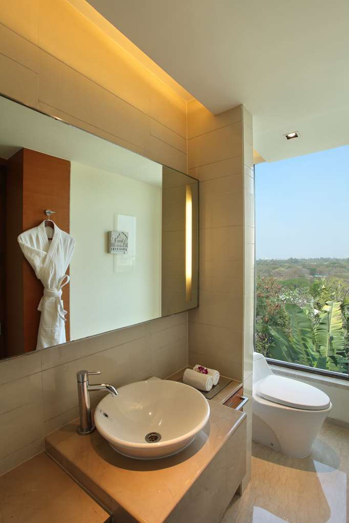 HYATT PUNE-guestroom-Guest Room,Bathroom,On-Site.jpg
