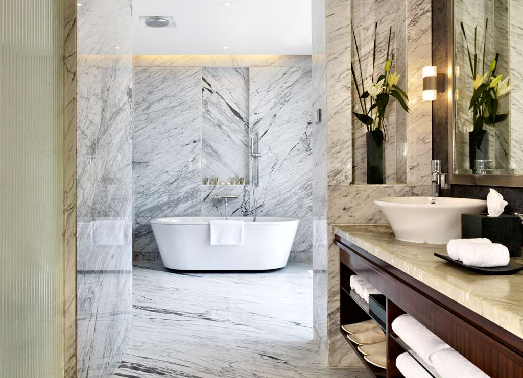 HYATT REGENCY PUNE-guestroom-Guest Room,Bathroom,On-Site.jpg
