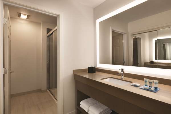  - Hyatt House Hotel Burlington - I-95, Exit 51